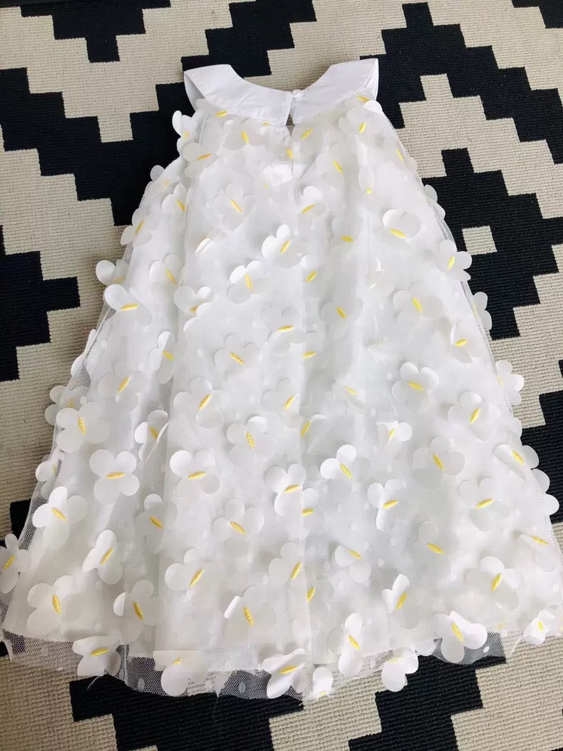 Đầm hoa trắng 3D cho bé gái