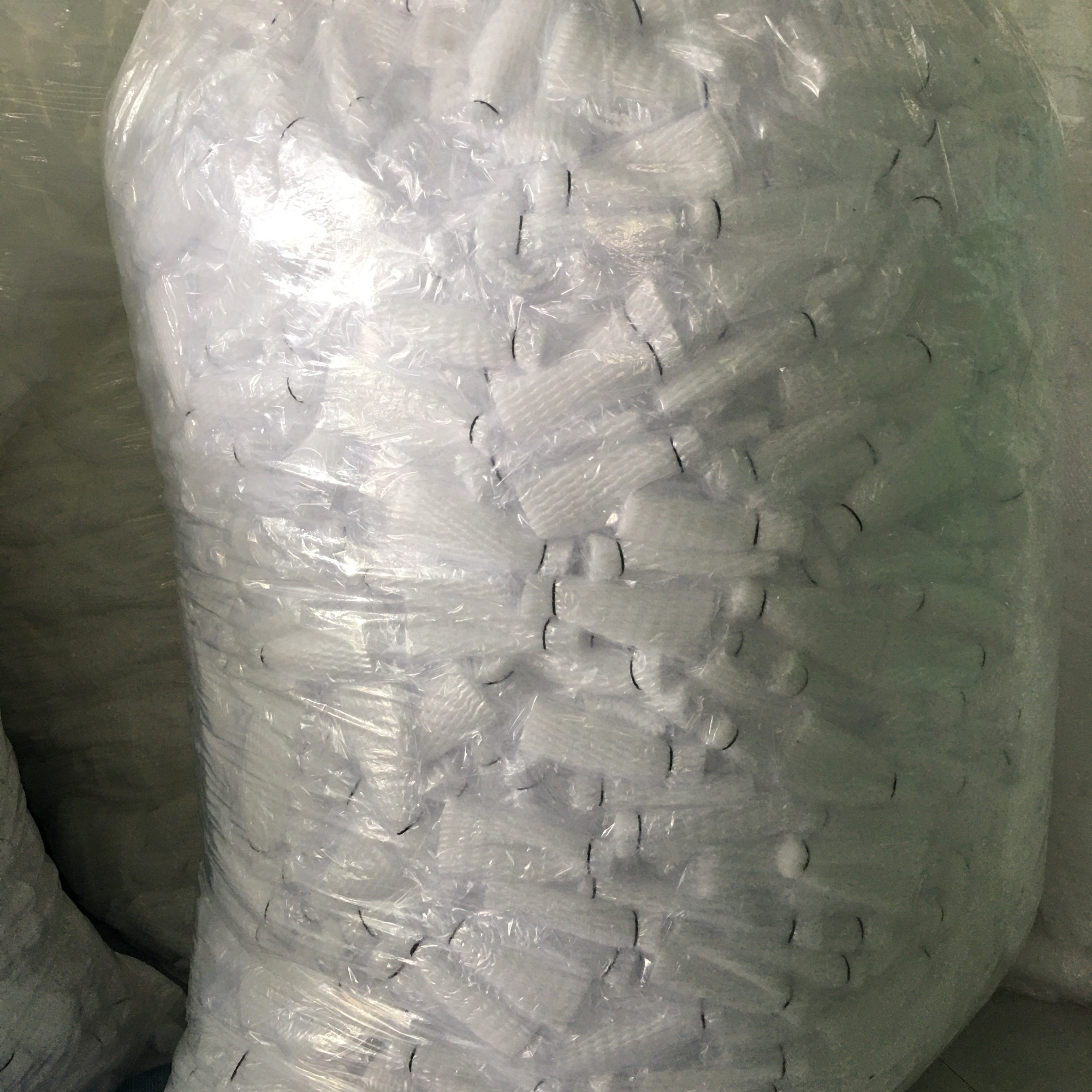 Xốp bọc ổi lồng sẵn (500g khoảng 200cái, kích thước 6 x 14 cm)