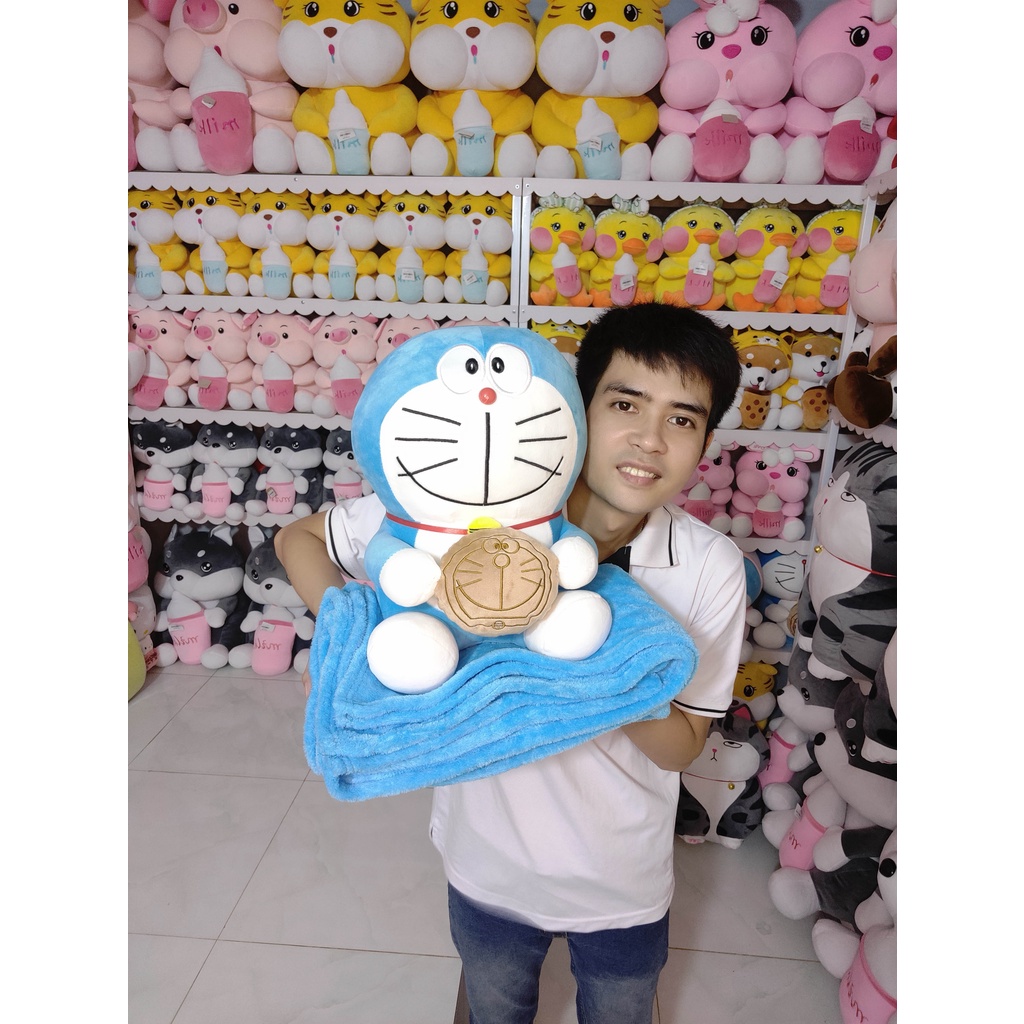 Gấu Doraemon Ôm Bánh Kèm Chăn Cao Cấp