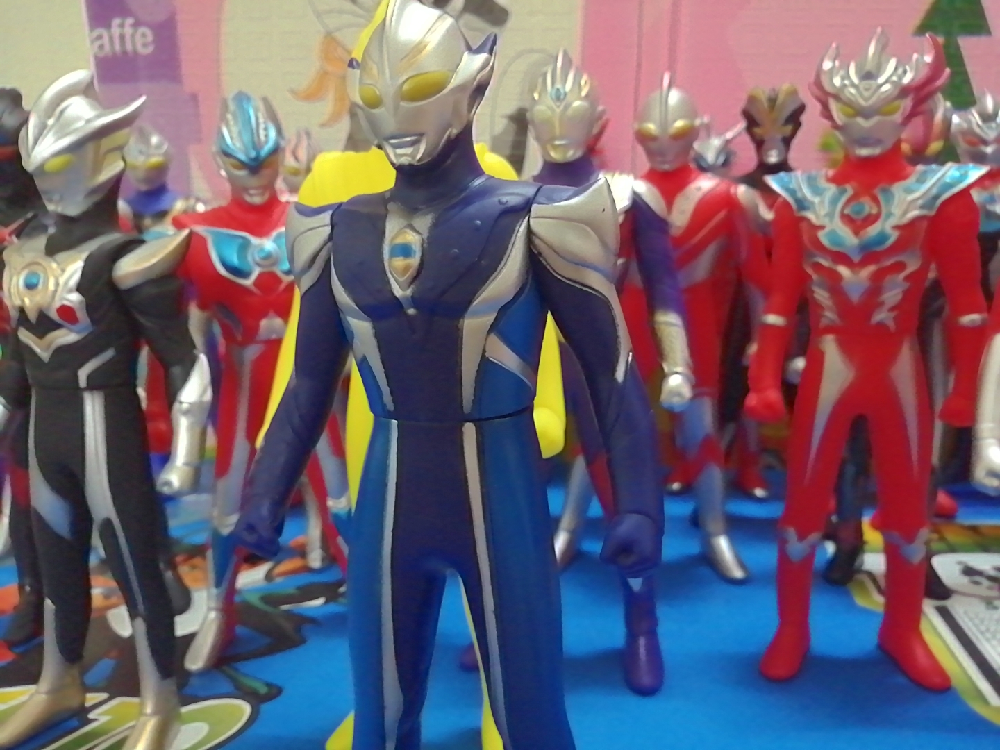 Mô hình Ultraman cao 23 cm ( phần 1 ) Siêu nhân điện quang