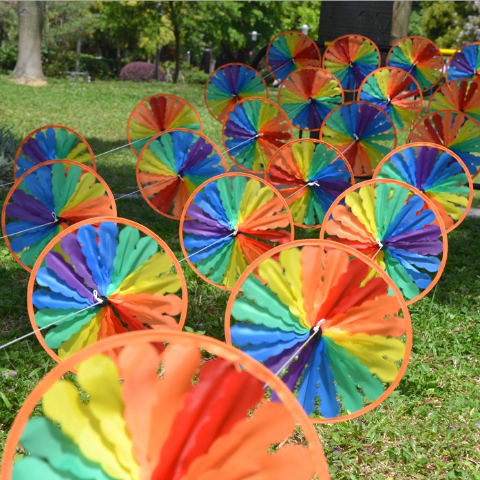 Chong Chóng Dây Treo Cầu Vồng