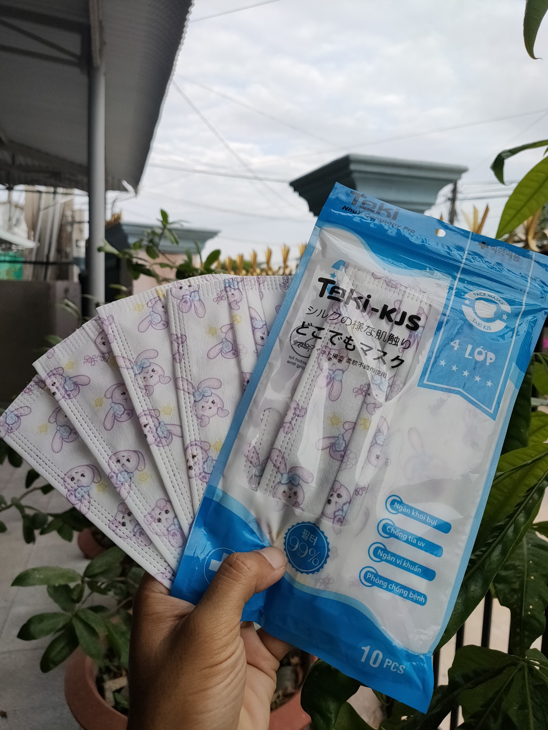 Khẩu trang Y tế Lụa Taki mềm mịn, cao cấp, túi 10 cái