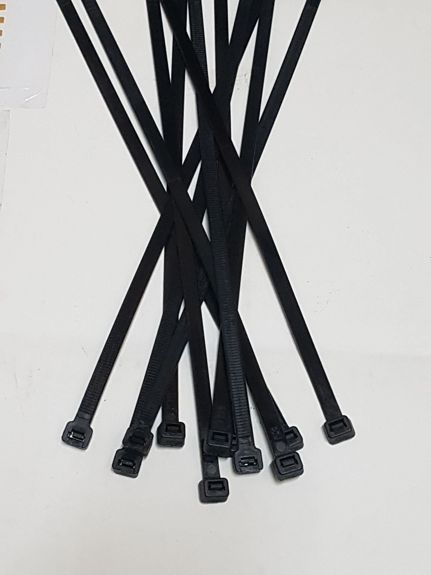 [HCM]DÂY GÚT ĐEN 20CM x 4.5LY x100SỢI