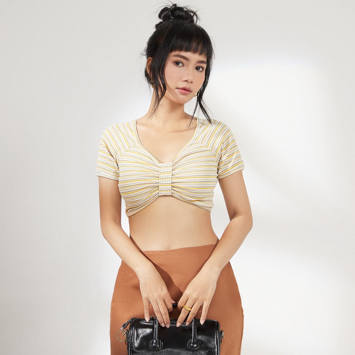 [NHẬP MÃ NOVFALAZSOCIAL02 GIẢM 40K ĐƠN 199K  ] Áo croptop Maybi thun kiểu nơ