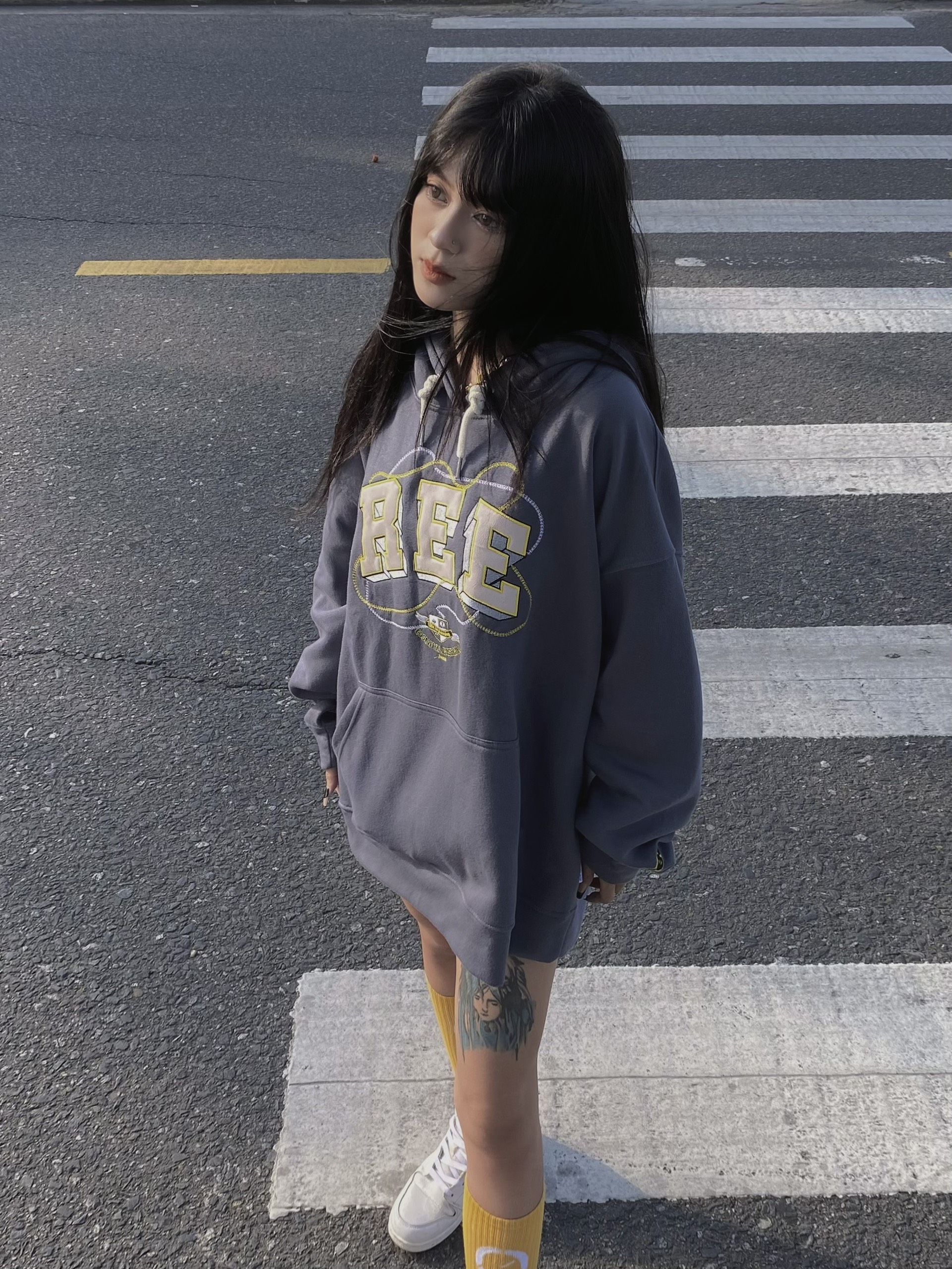 LOCAL BRAND REE - ÁO HOODIE BASIC THÊU DA MÀU XÁM