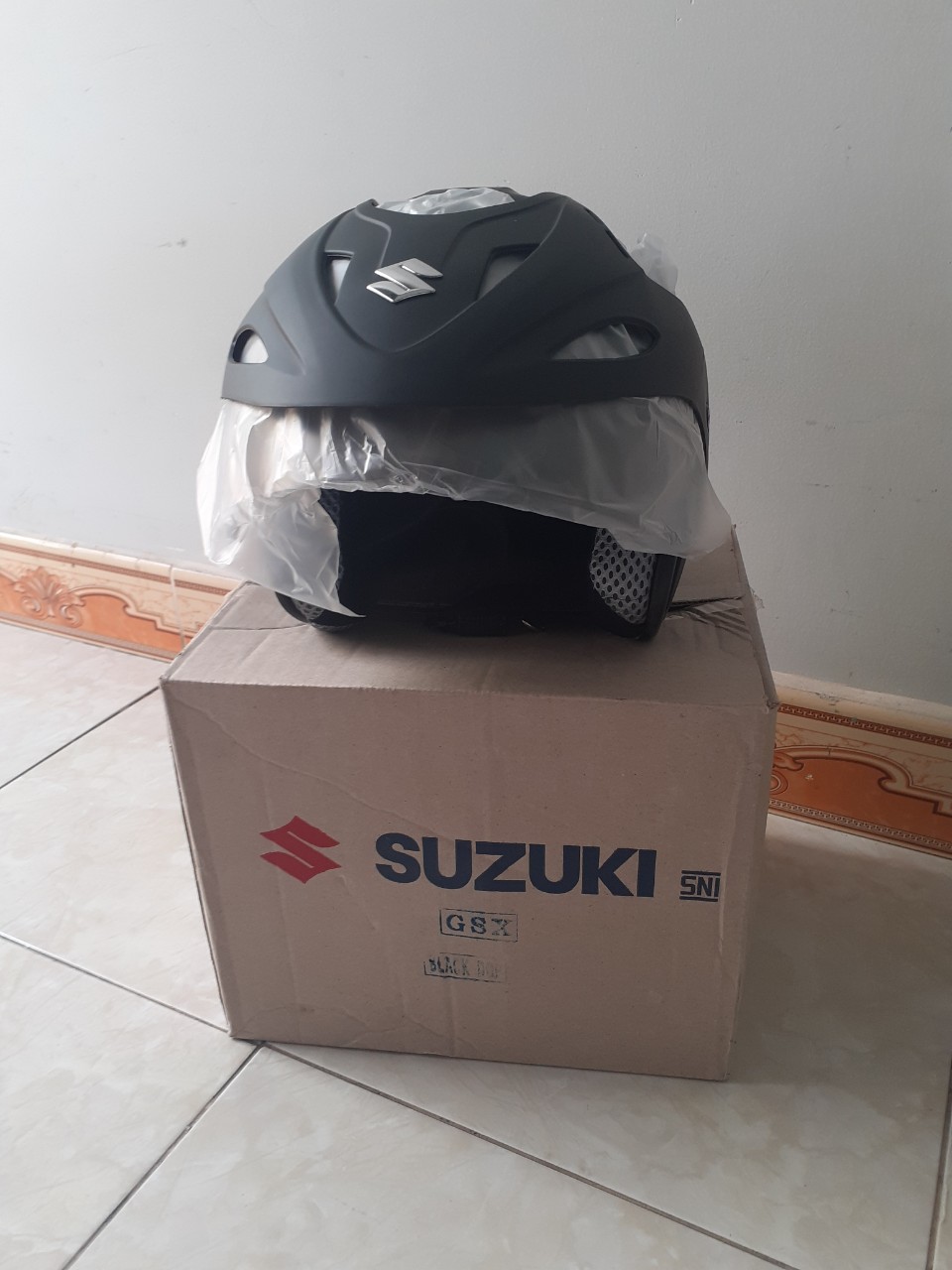 [HCM]Nón bảo hiểm SUZUKI (ĐEN NHÁM) Indonesia