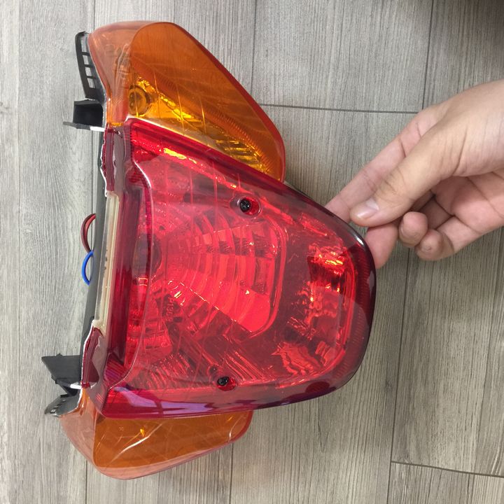 Củ đèn hâu xe Future 1