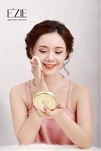 Phấn Lụa Ezie Tinh Chất Vàng Siêu Mịn 23 G