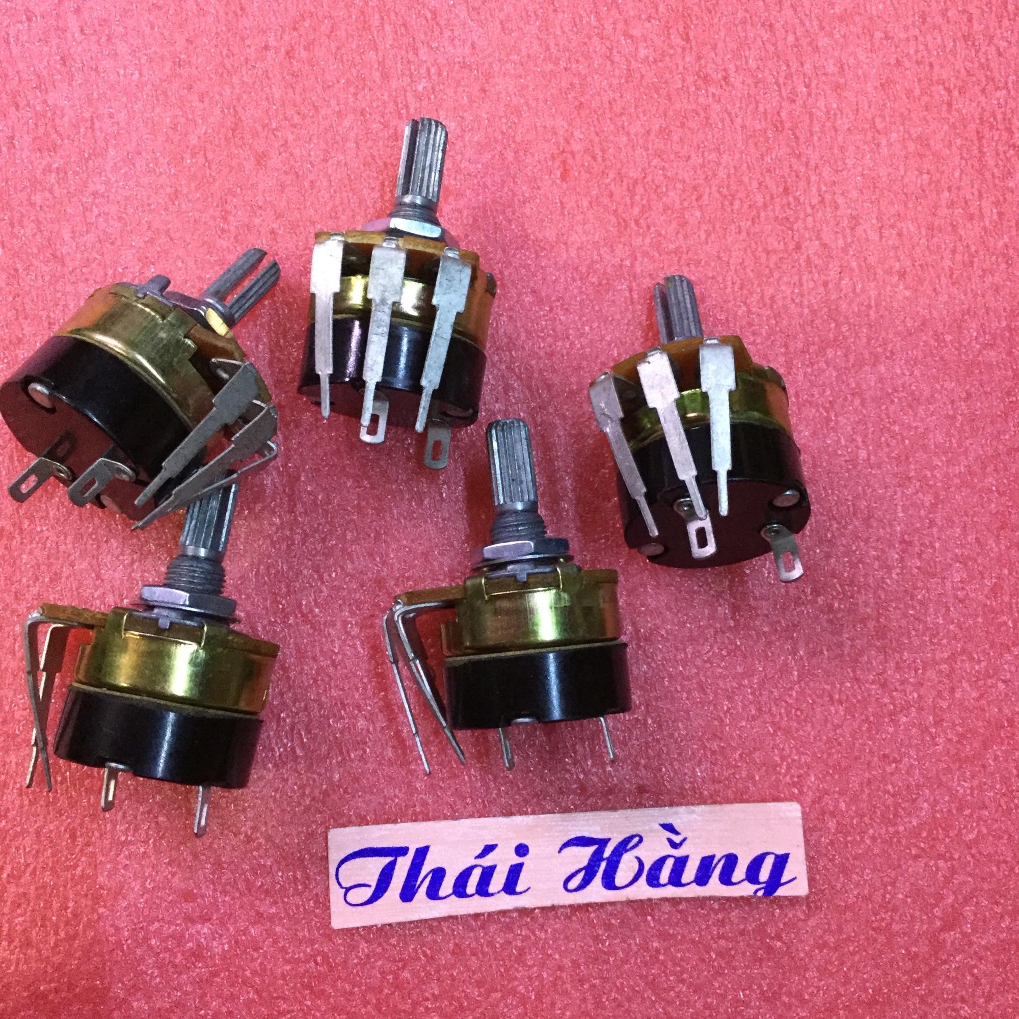 Chiết áp volum công tắc 350K- chân cắm dài (2 chiếc)