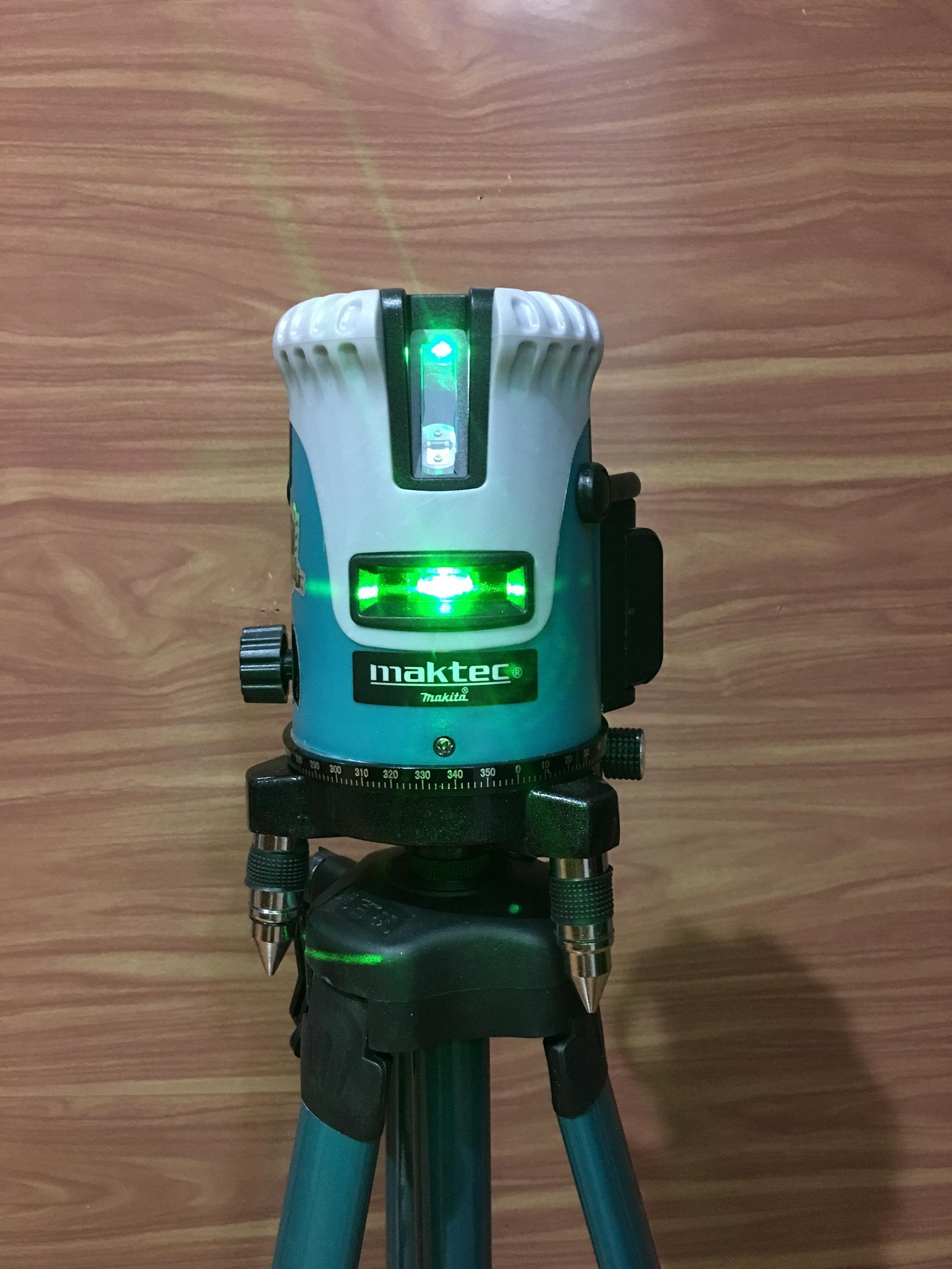 Máy cân mực laser Maktec 5 tia xanh