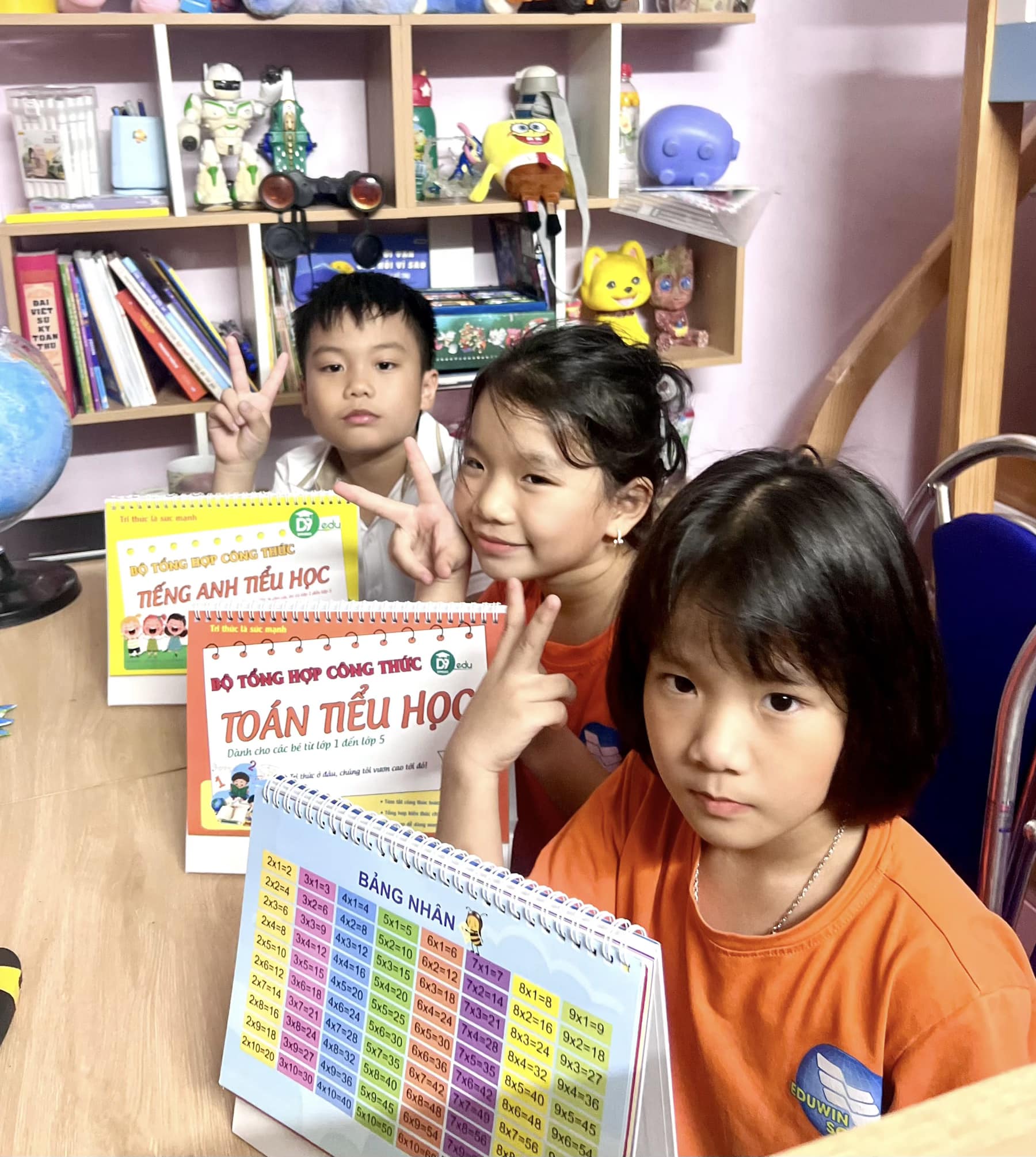 Bộ lịch công thức Văn toán và tiếng anh tiểu học