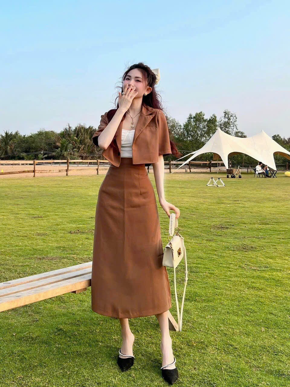 Set 3 món chân váy dài và áo cổ vest kèm áo lót trong