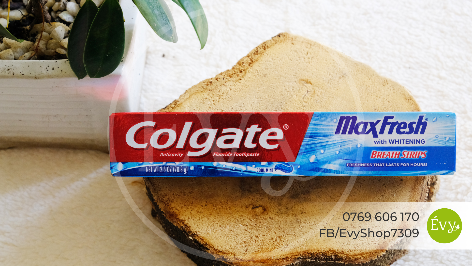 [HCM]Kem đánh răng COLGATE MAX FRESH WITH WHITENING BREATH STRIPS