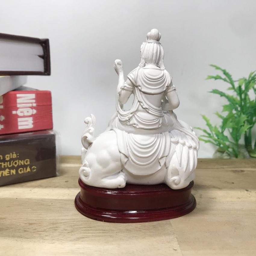 Tượng Văn Thù Bồ Tát sơn trắng