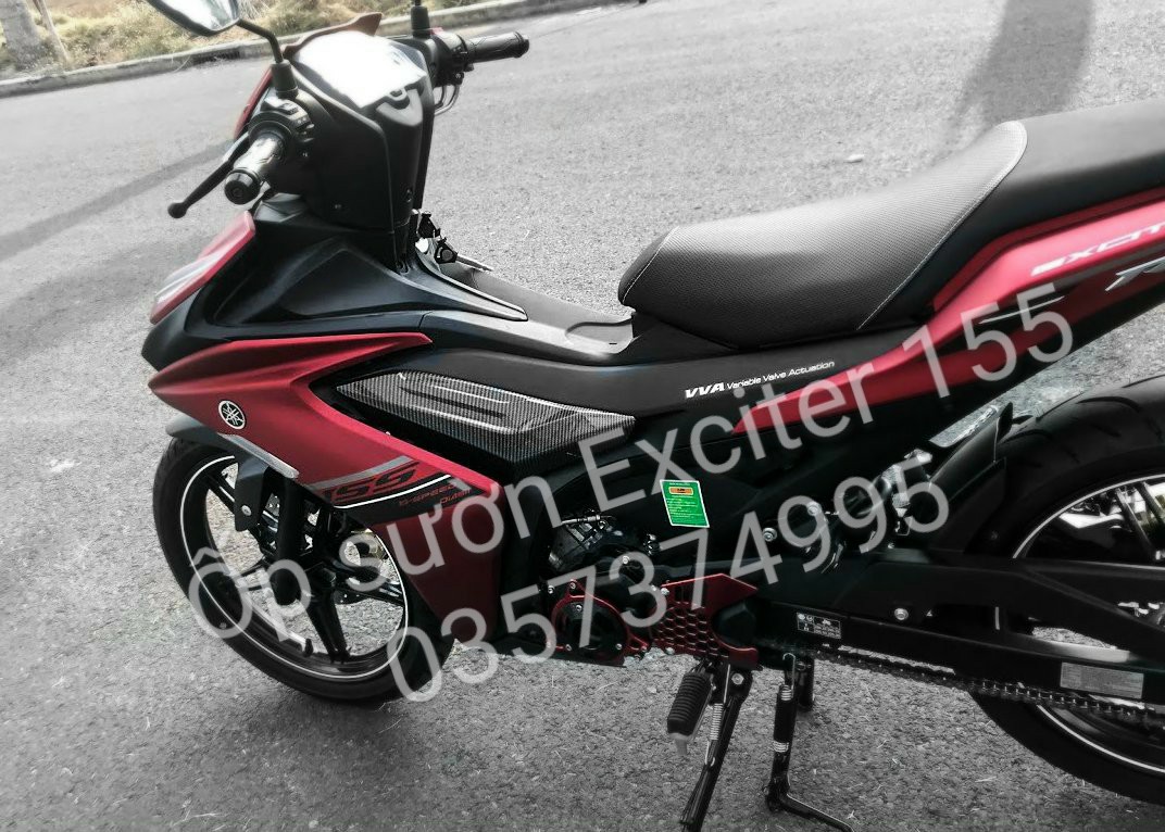 Ốp sườn (Ốp hông) CARBON Exciter 155