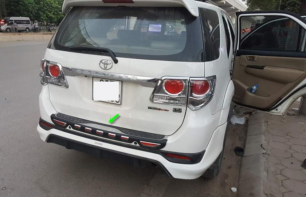 Chống trầy cốp miếng ngoài Fortuner 2009-2016