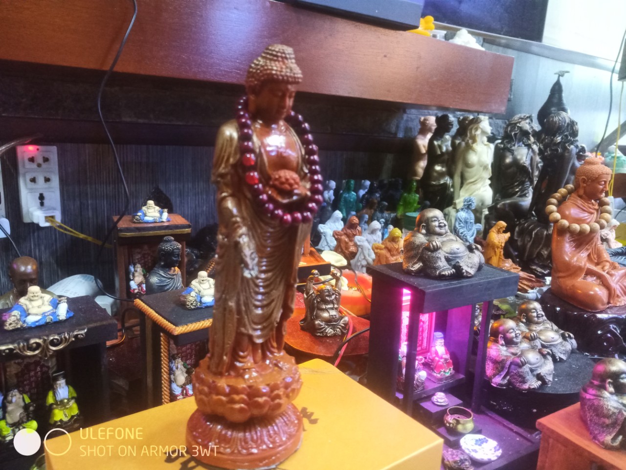 Tượng phật a di đà bột đá . cao 20 cm