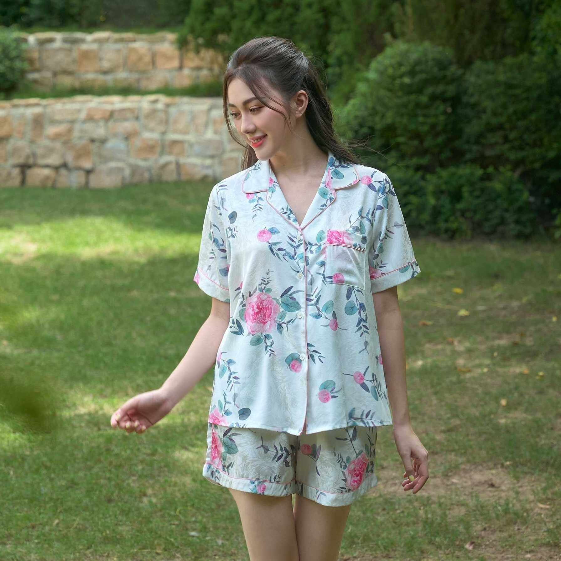 VIBES Bộ Pijama ngắn lụa gấm cao cấp Rosie Py Set