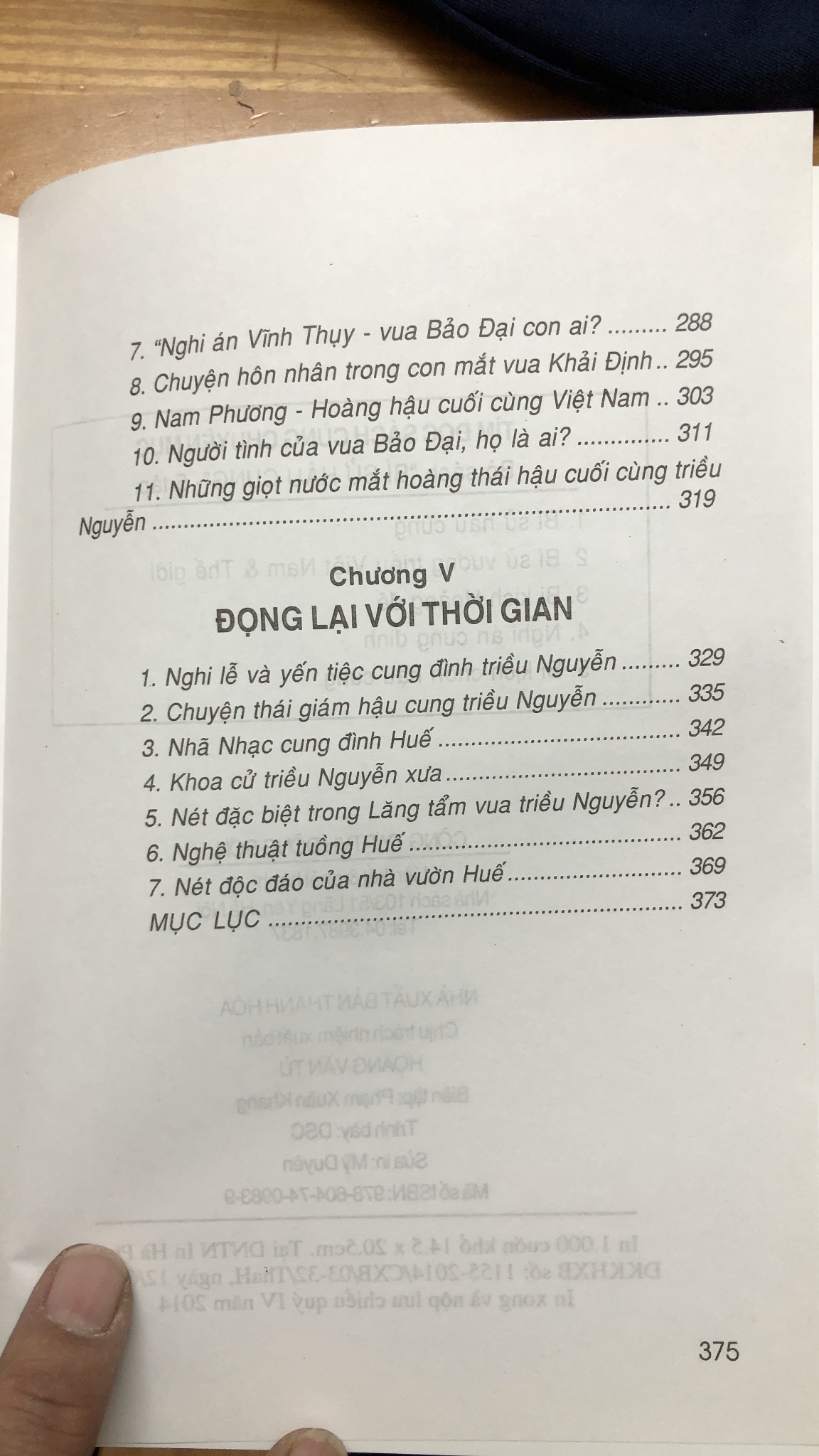 Sách Bí sử Triều Nguyễn
