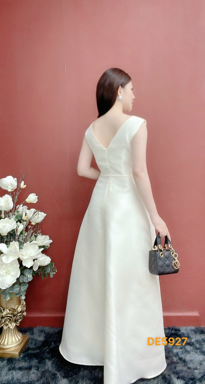 [EMY LUXURY] Đầm Dạ Hội DE5927 Trắng Hoa Cổ
