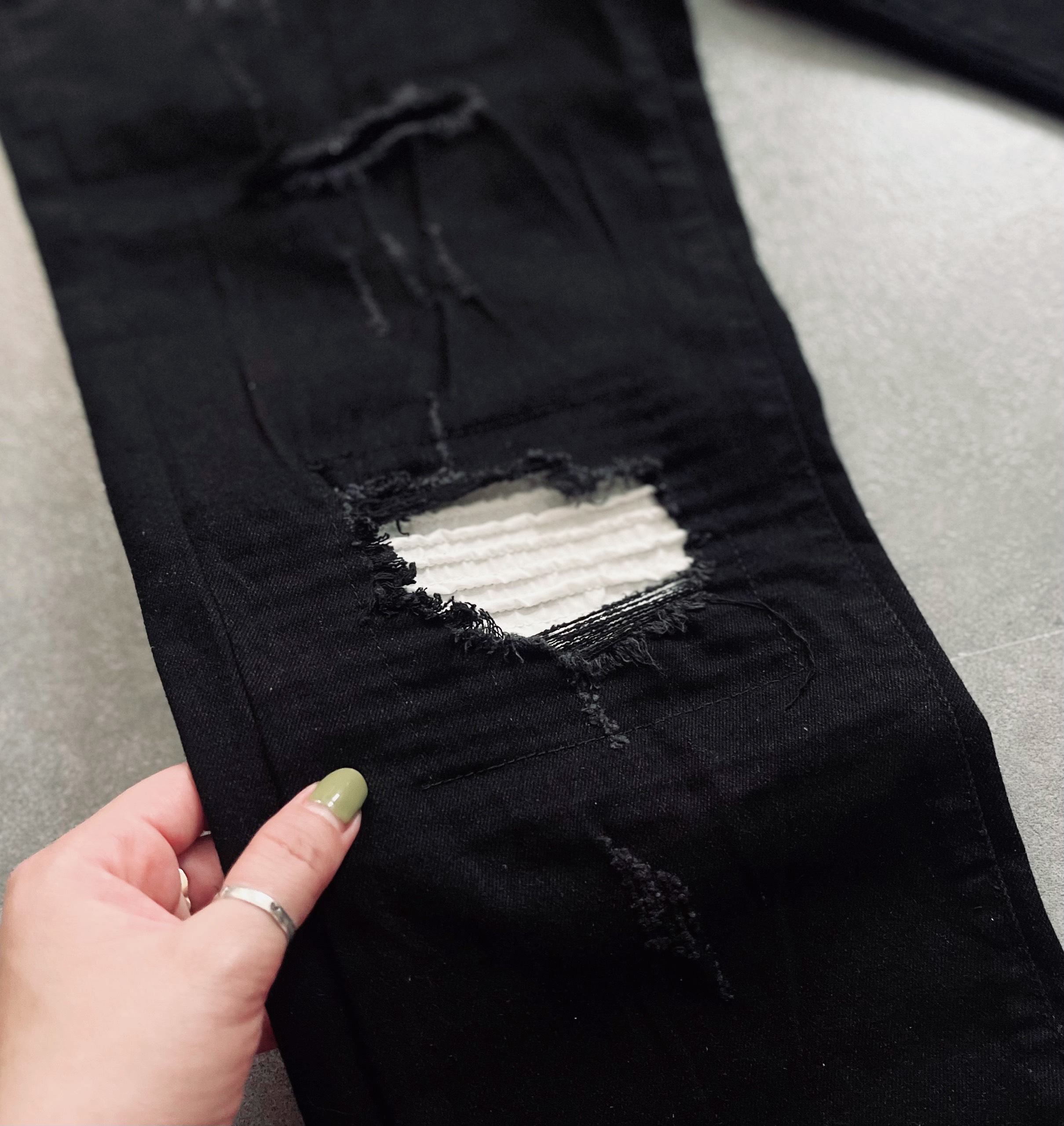 Quần jeans nam cao cấp ống côn phối vá trắng cá tính chất vải bò co dãn, dày dặn , trẻ trung năng động giá rẻ MS J1- VÁ TRẮNG MENNEWS