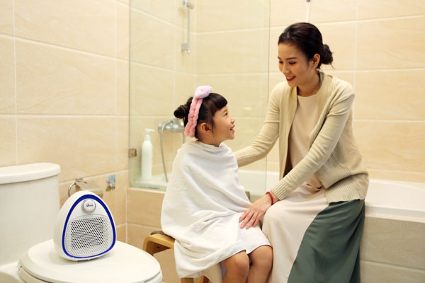 Quạt sưởi gốm Ceramic Mini FujiE CH-202 (đỏ/xanh lá/xanh dương)