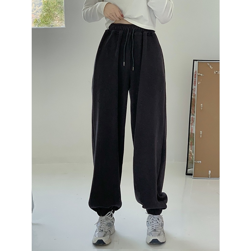 Quần jogger nữ bo gấu trơn vải thun da cá - Quần nỉ ống rộng bo chân màu đen, trắng, xám form rộng bo gấu jogger thun