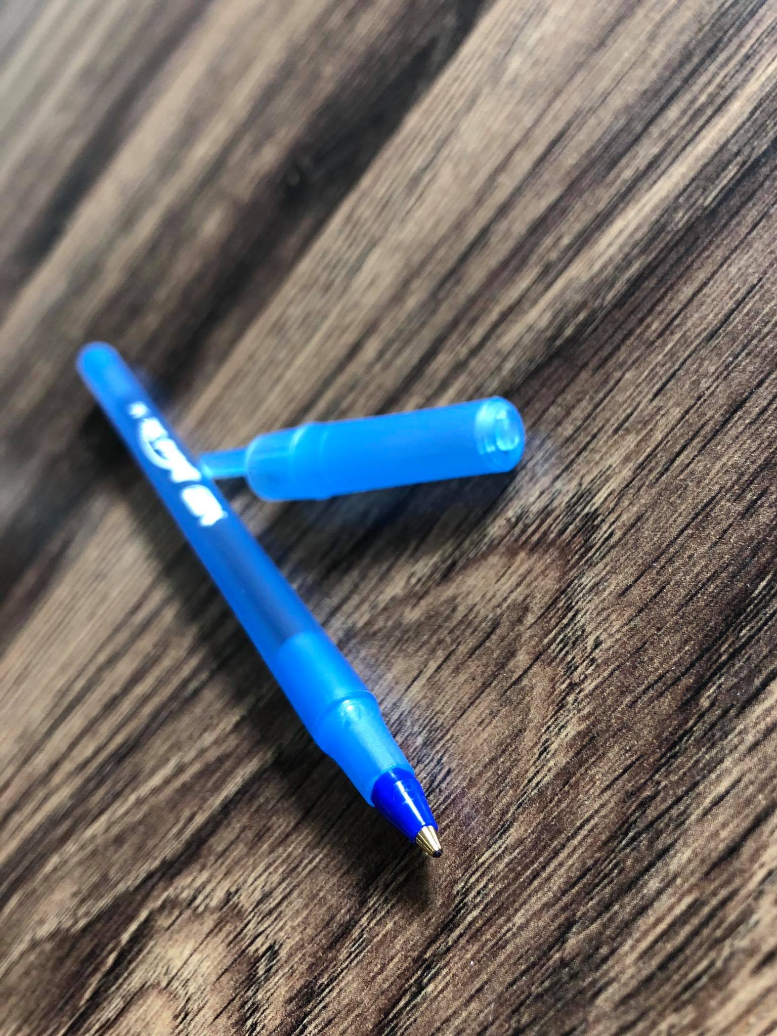 [HCM]4 bút BIC xanh round stic M pen tapping
