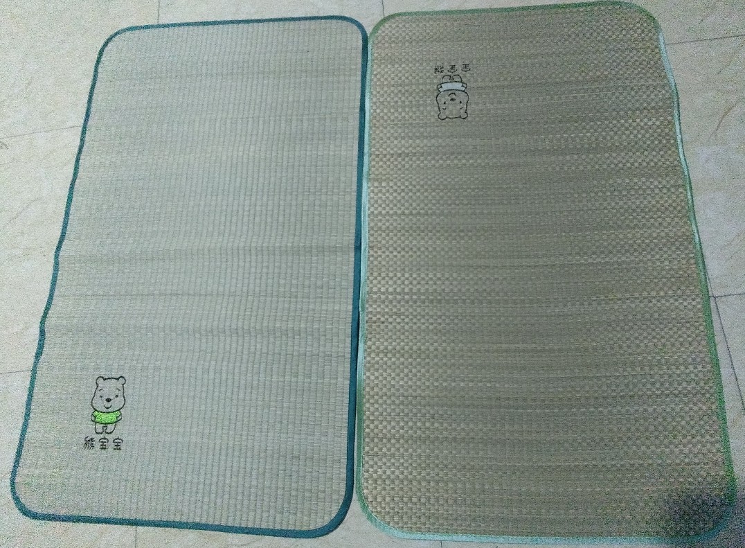Chiếu cói trẻ em loại To (60 cm x 100 cm)