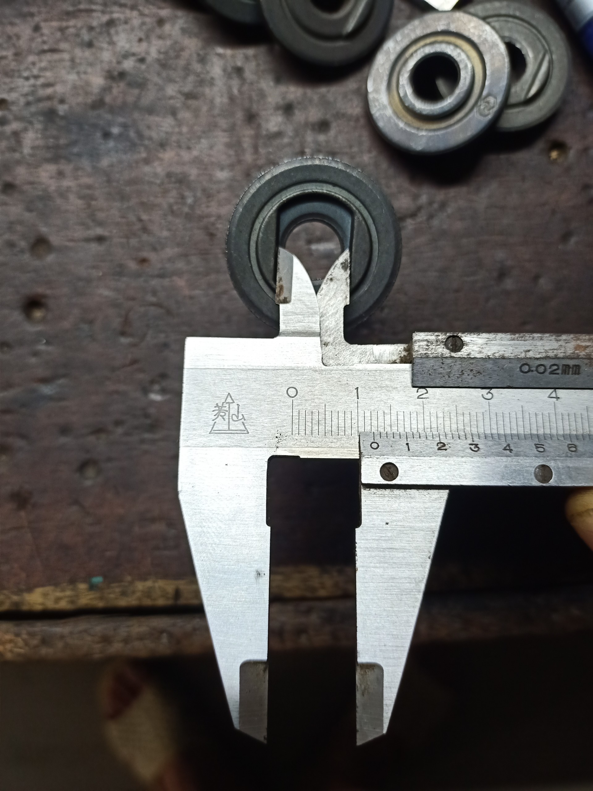 ỐC KẸP (GIỮ) ĐĨA CẮT, ĐĨA MÀI CỦA MÁY MÀI CẦM TAY 1 TẤC