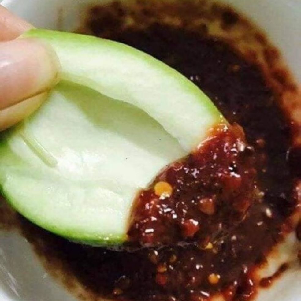 Nước Chấm Thần Thánh