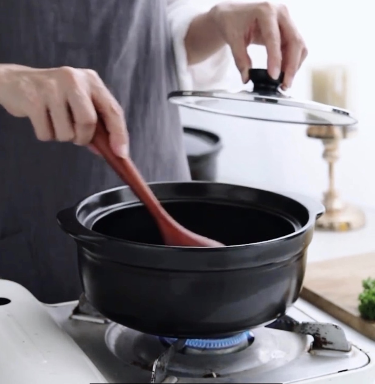 Nồi đất nắp kính - nồi chuyên kho cá kho tộ mỳ cay - giữ nóng được lâu. đức nhung store
