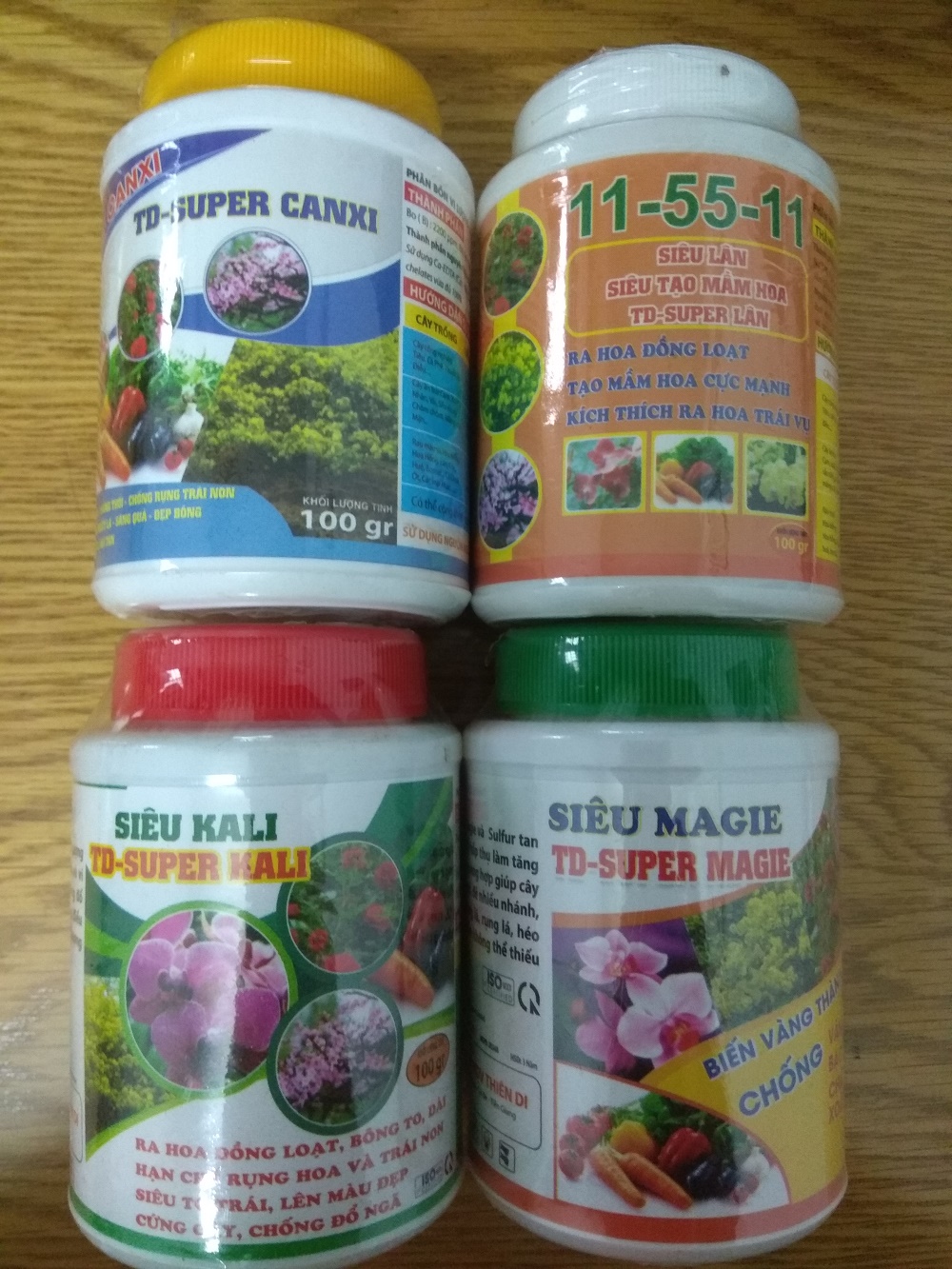 Bộ tứ sản phẩm dưỡng cây, kích hoa ( Canxi, Kali, Magie, siêu lân ) 100 gram/chai