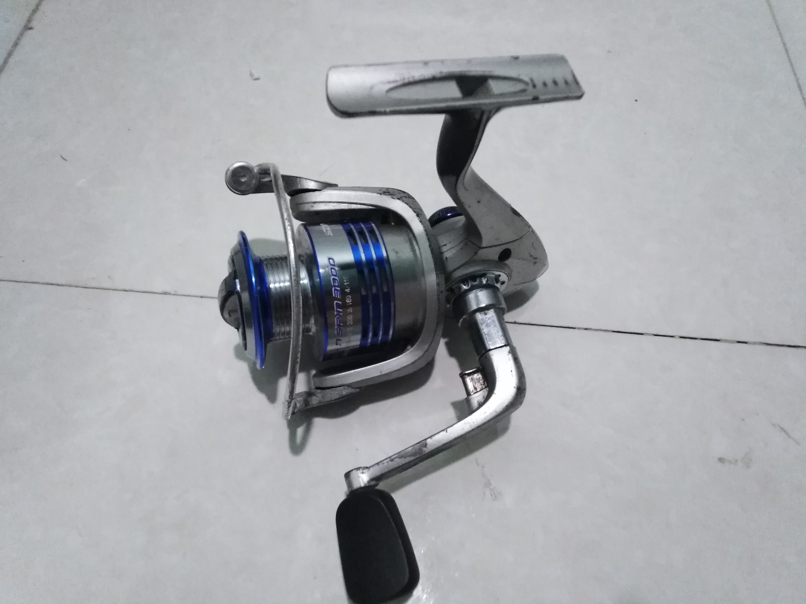 Máy câu bãi nhật Bluster spin 3000 cối kim loại