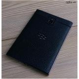 Dán Da IONE Blackberry Passport Da Bò Màu Đen