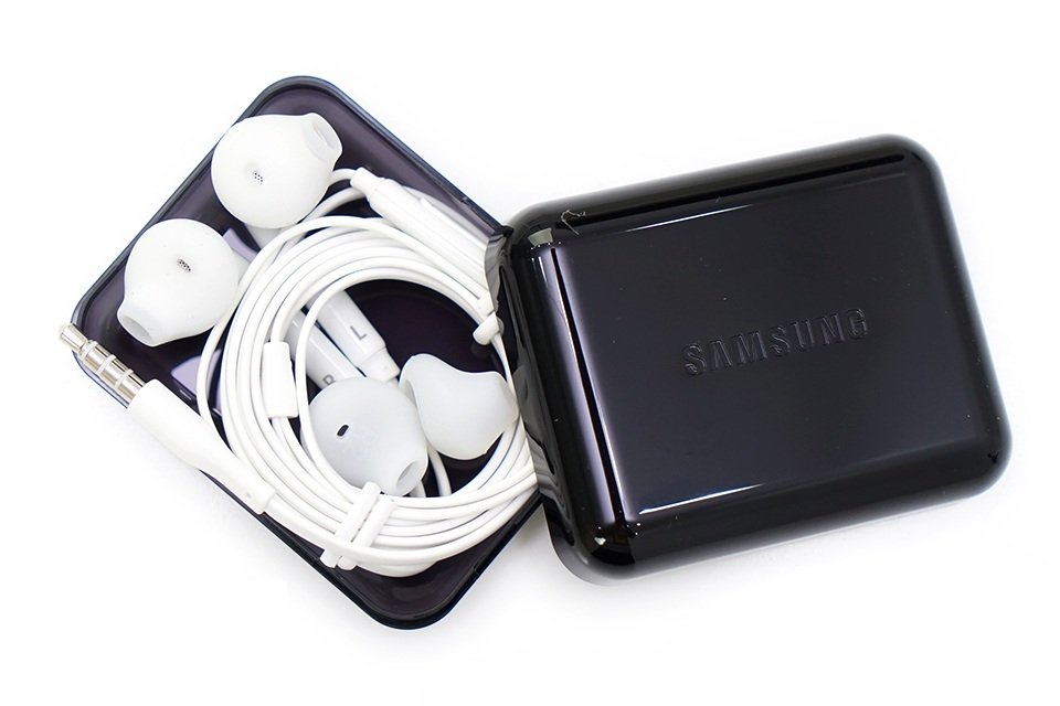 Tai nghe nhét tai cho Samsung Galaxy S7 Edge (Trắng)