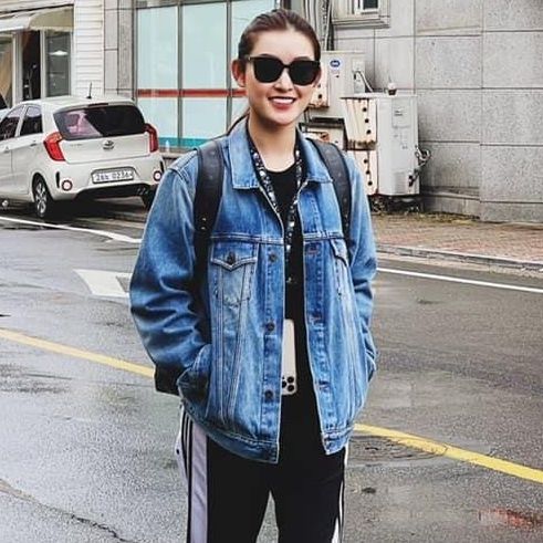 Áo khoác denim nữ xanh trơn Áo khoác jean nữ Áo khoác bò đẹp Áo khoác nữ Bảng nút Thường ngày Bình thường