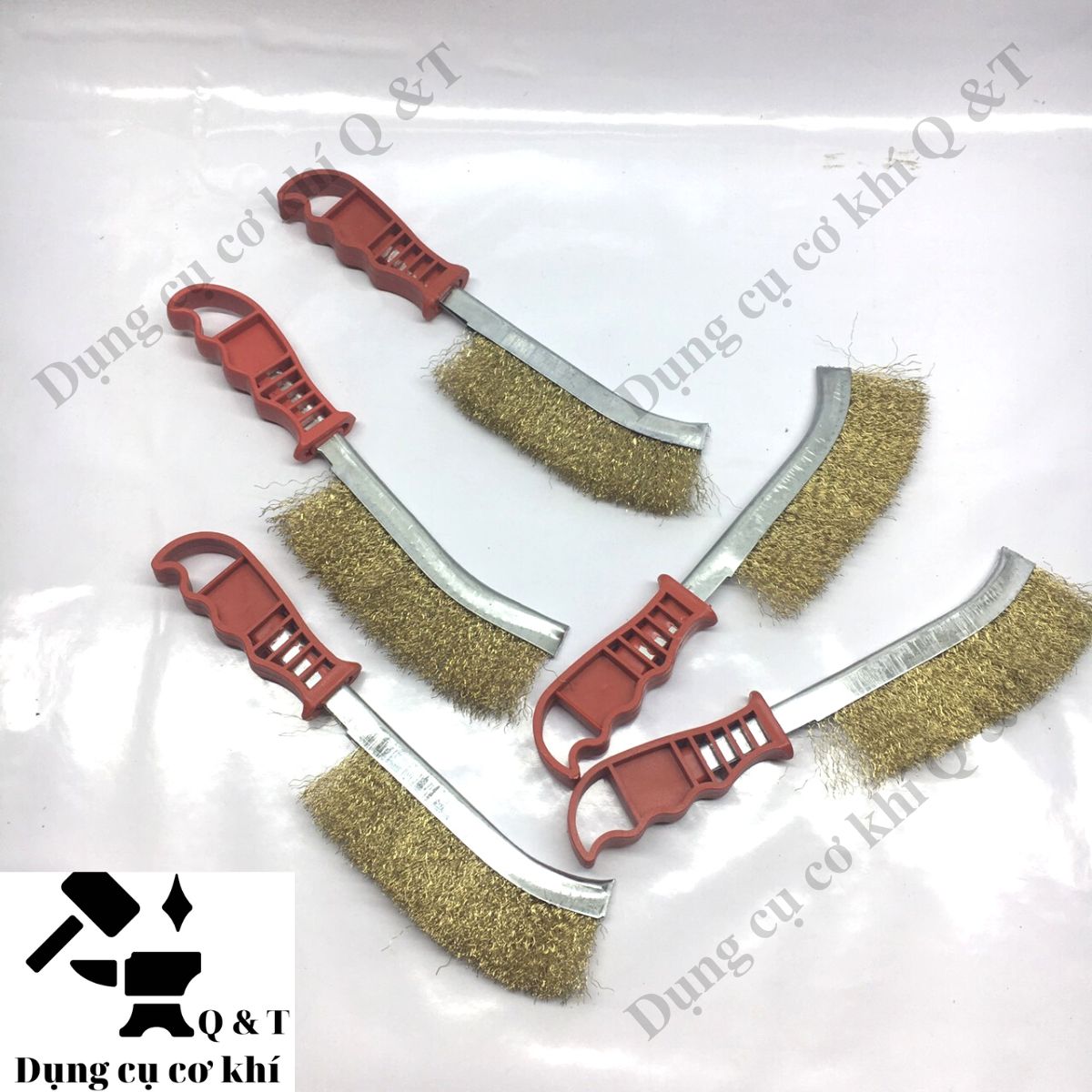 Chổi đánh rỉ cán đỏ cước đồng cầm tay đỏ