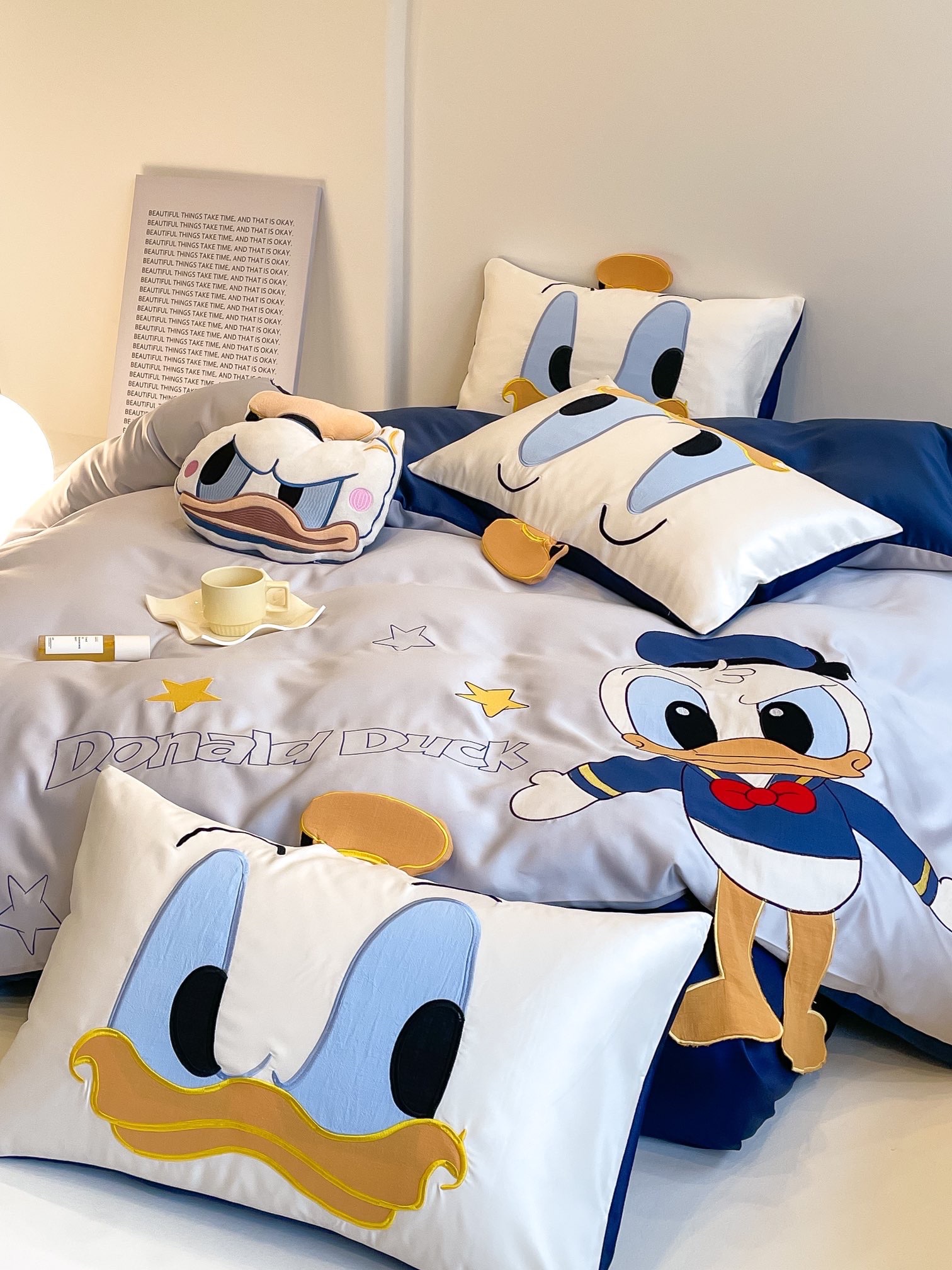🎀(FREESHIP MAX) SET 5 MÓN VỎ CHĂN GA GỐI PHI LỤA DISNEY VỊT DONALD TẶNG GỐI TRANG TRÍ