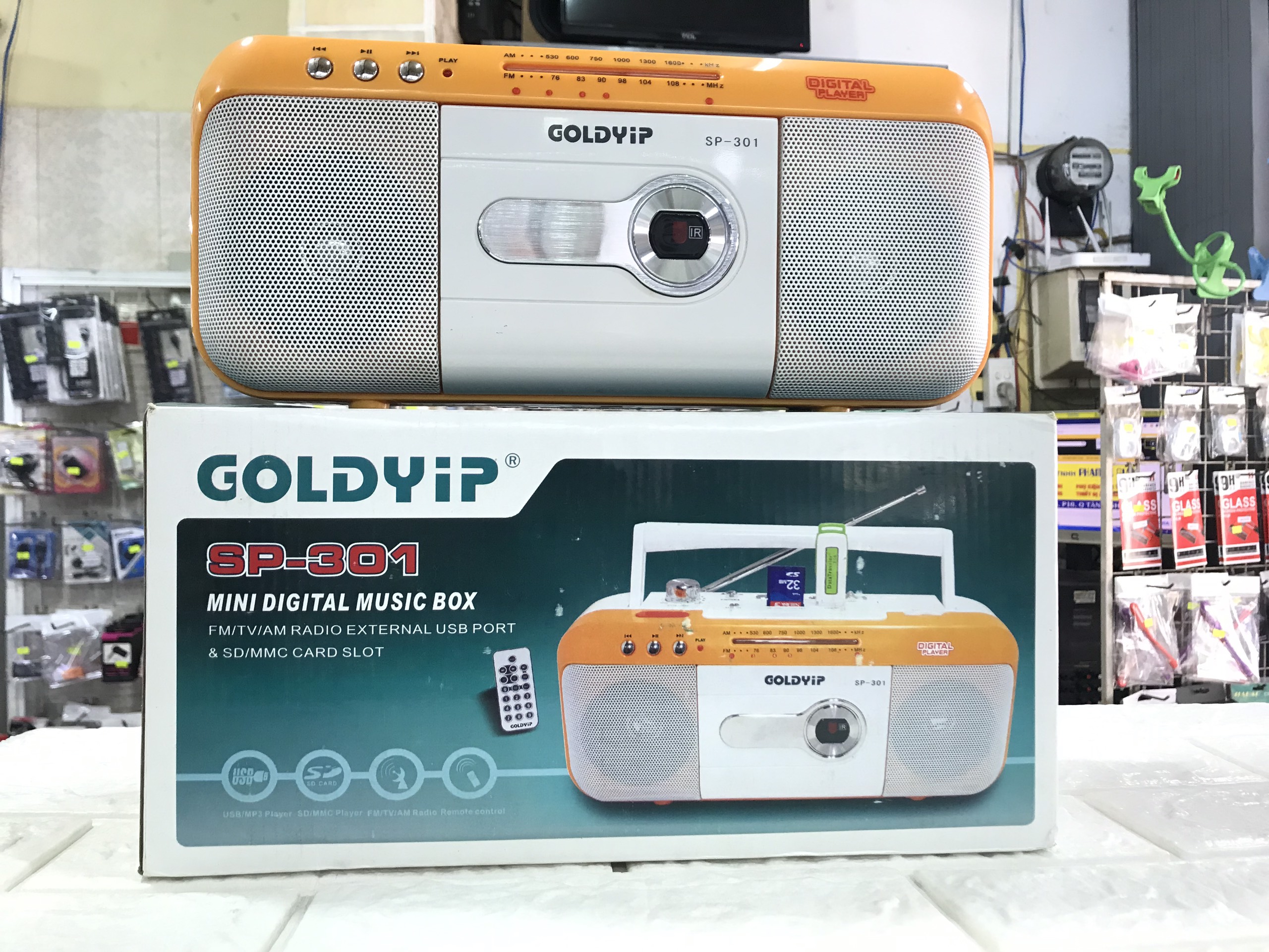 LOA HÁT USB,THẺ NHỚ,RADIO GOLDYIP SP-301 CÓ FM,AM