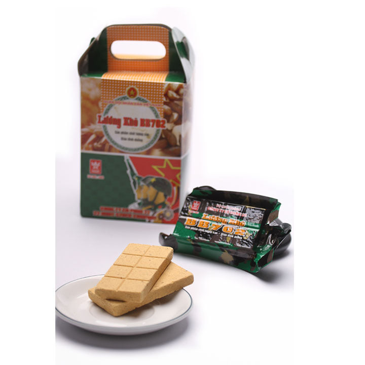 1 hộp lương khô 702