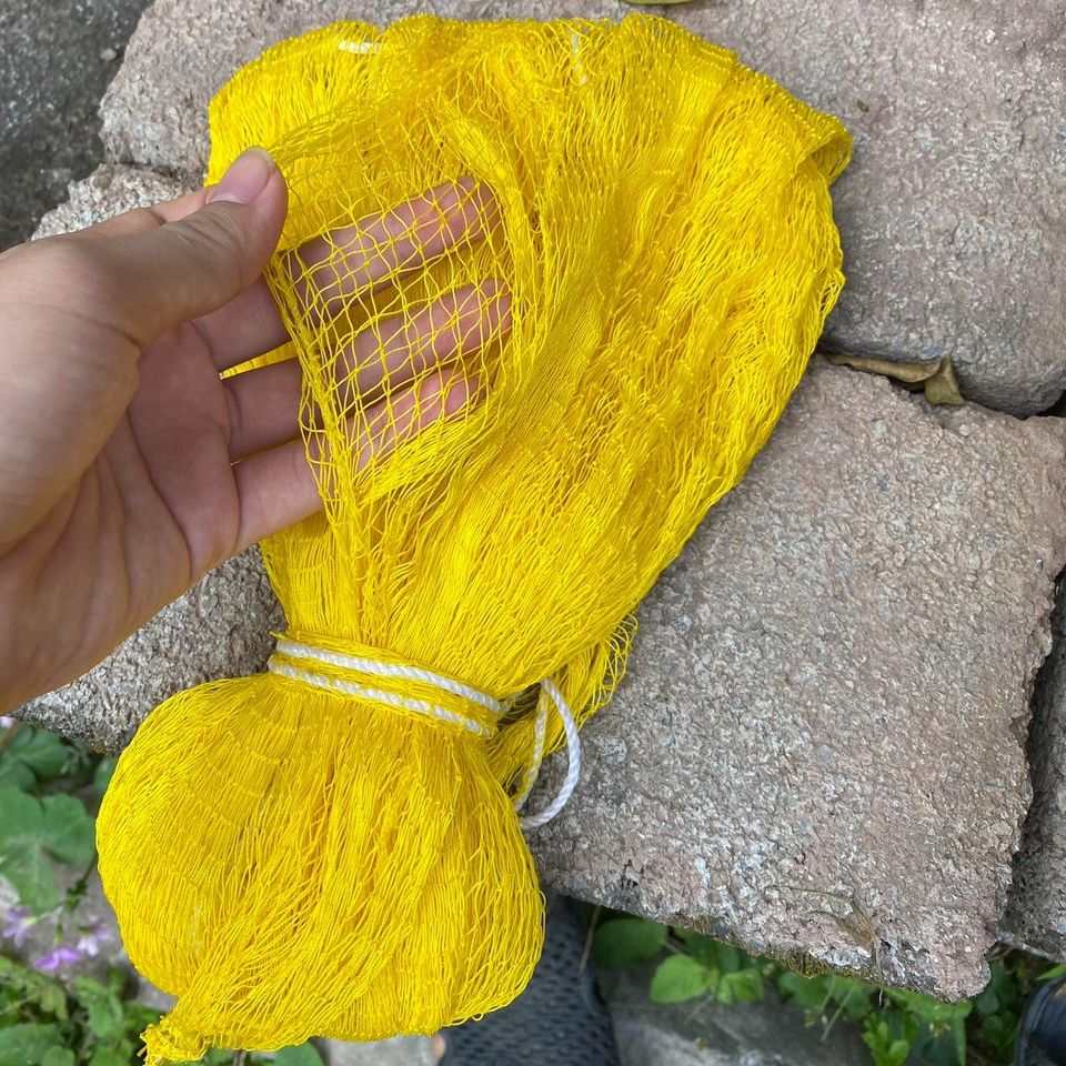 Lưới bắt cá tôm tép nhỏ mắt mau màu vàng (cạnh 2m)