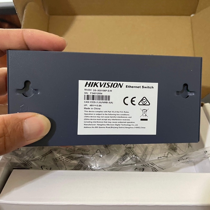 Switch Poe HIKVISION 6 cổng, 2 cổng Uplink DS-3E1106P-EI/M  1106(chính hãng)