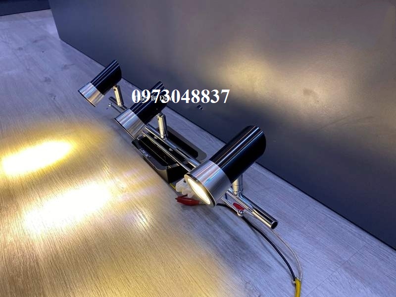 Đèn soi tranh - Đèn rọi gương Led 3 bóng 15w Ánh Sáng Vàng - Chỉnh được góc chiếu