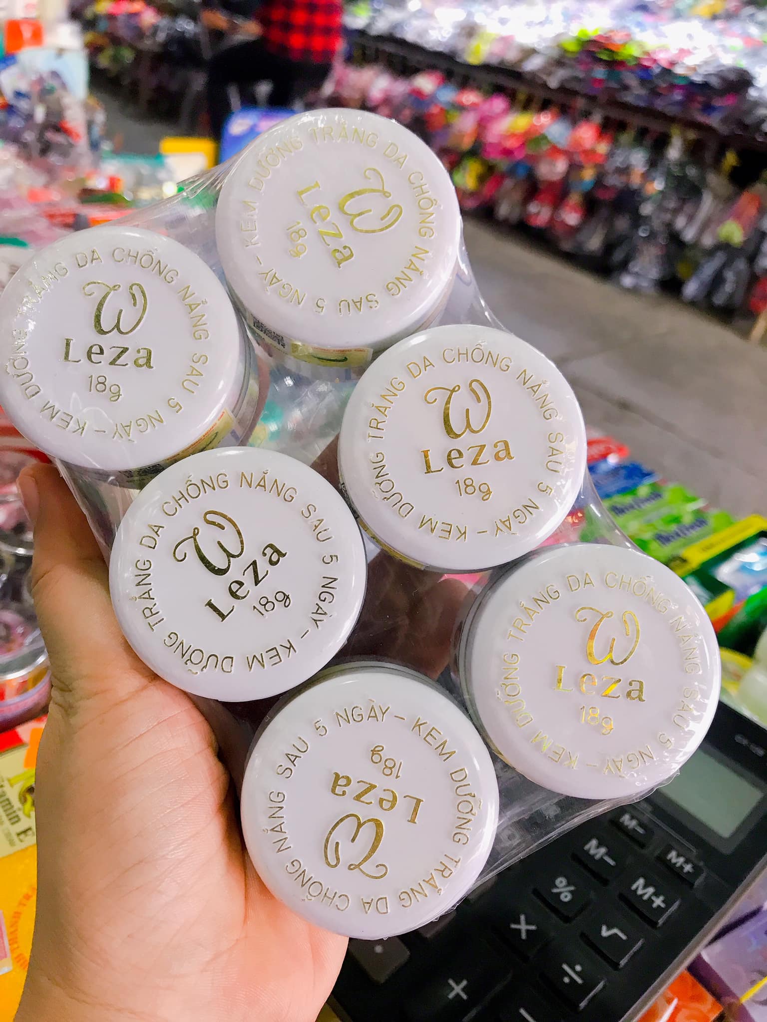 Lốc 6 hủ kem dưỡng trắng da chống nắng Wleza 18g (Màu trắng) - 8938500249211 (2)