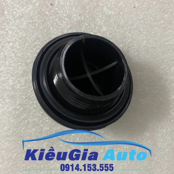 Nắp đổ dầu nhớt toyota innova 2006-2023 chính hãng