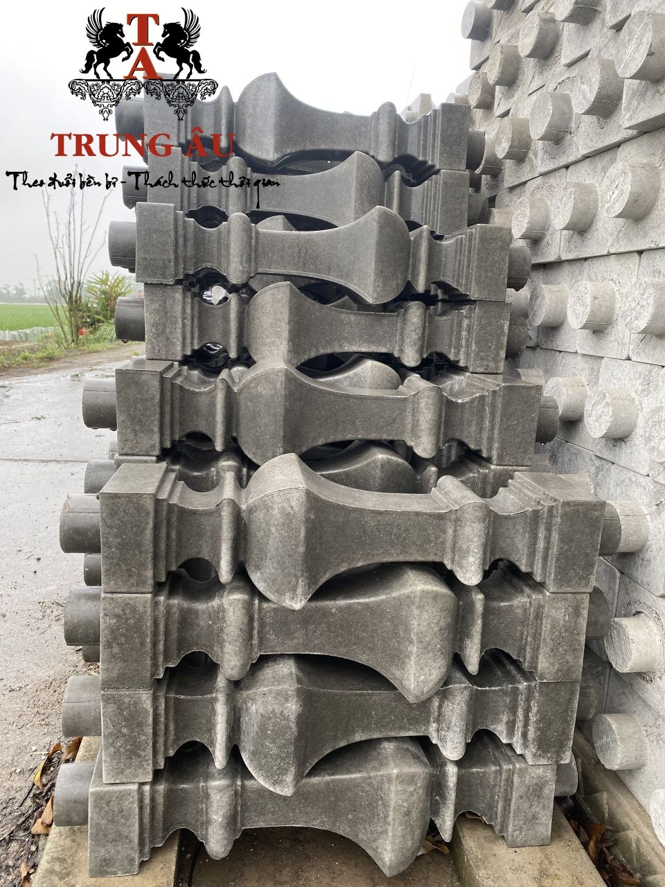 Khuôn Đúc Lan Can Bê Tông ( lục bình đế vương cao 50cm )
