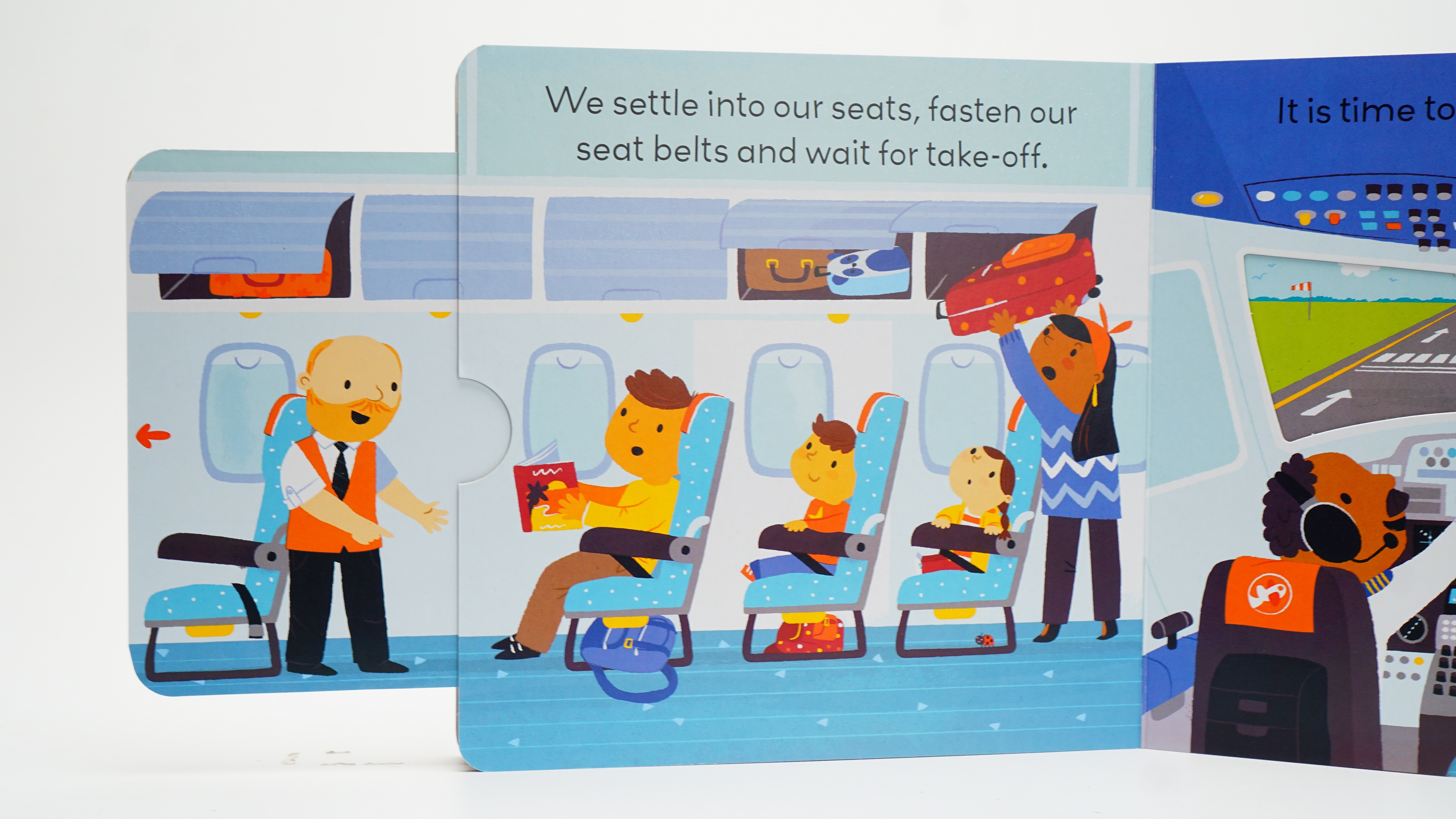 Little World: At the Airport : A push-and-pull adventure