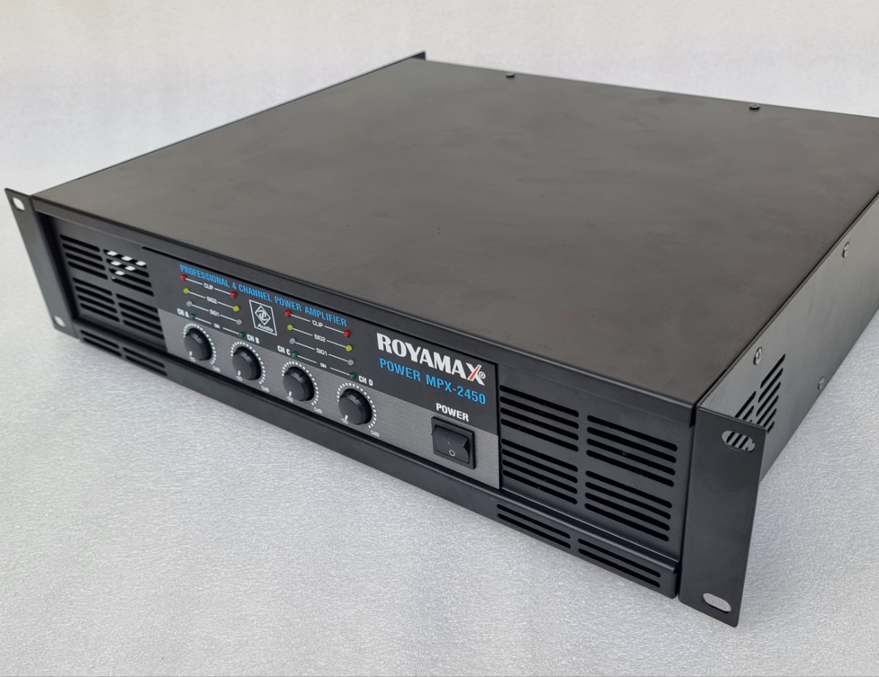 Cục đẩy 4 kênh 24 sò nguồn xung ROYAMAX