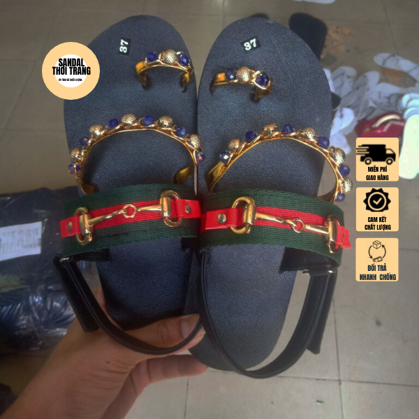 Giày sandal xỏ ngón nữ đính đá cao cấp FREESHIP Dép xăng đang quai hậu xỏ ngón đính đá( MÓC KHÓA VÀNG TRÊN HÌNH CÓ THỂ THAY ĐỔI DO TỪNG ĐỢT HÀNG KHÁC NHAU)